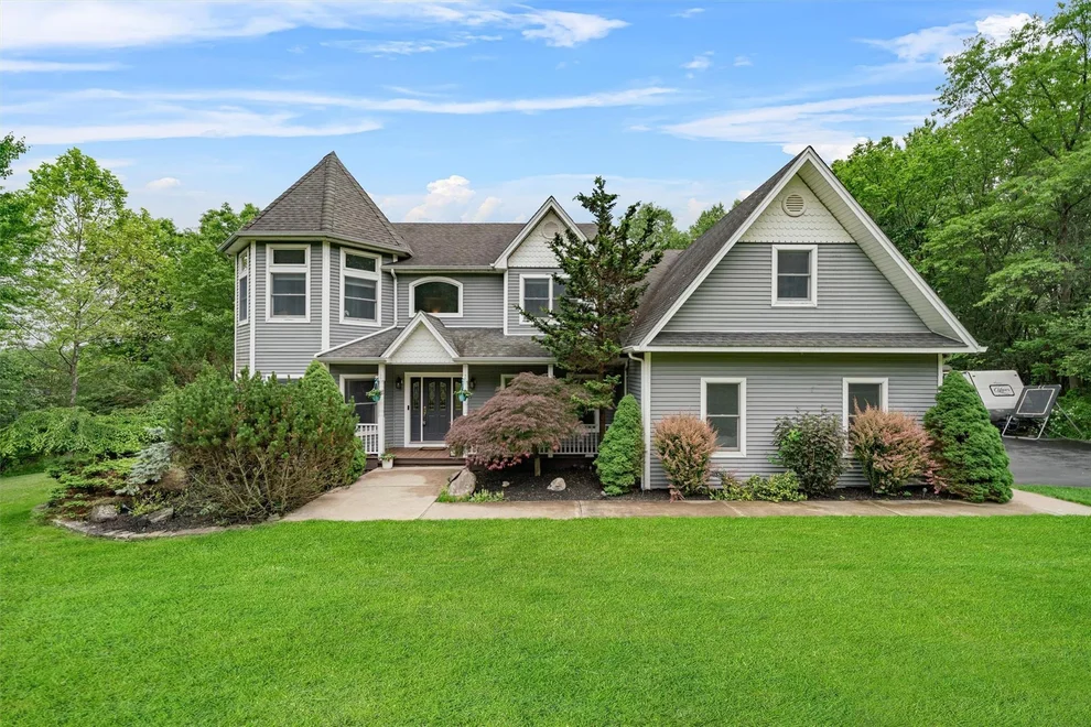 Unit for sale at 32 Woodcrest Lane, Goshen, NY 10924