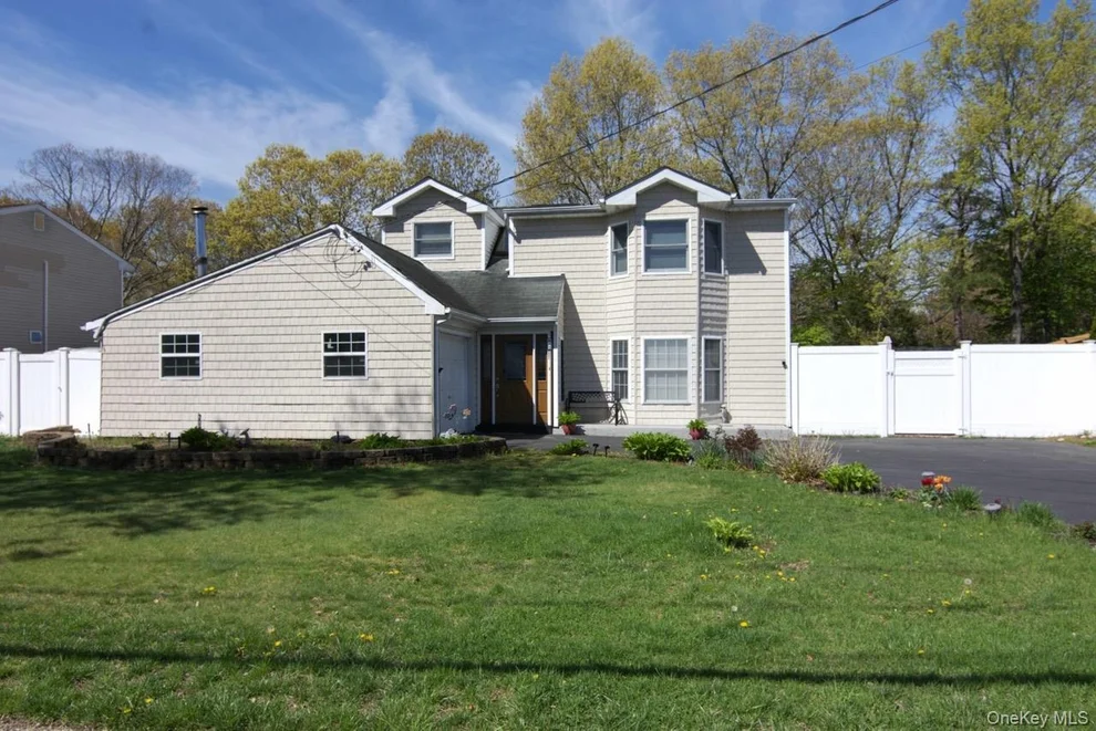 Unit for sale at 96 Stuyvesant Drive, Brookhaven, NY 11776