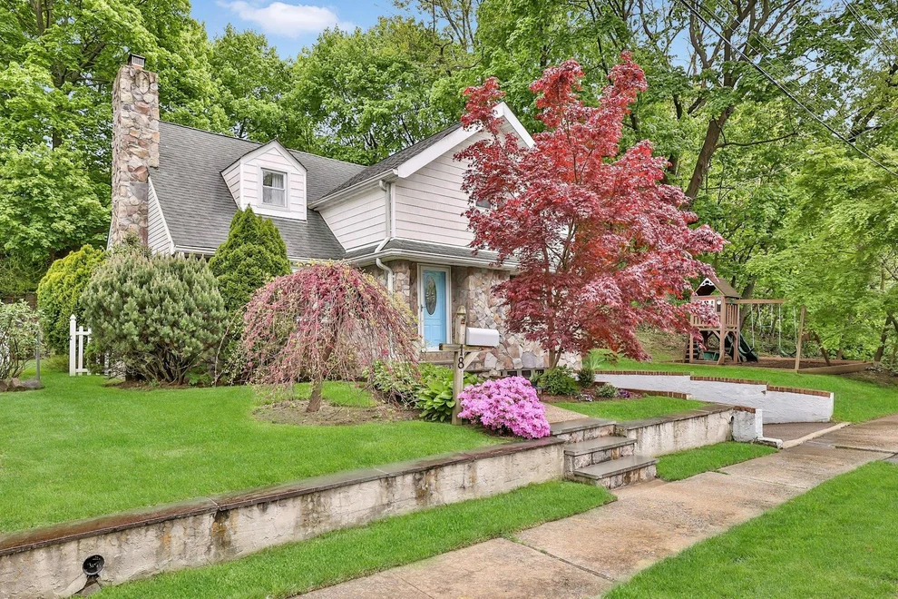 Unit for sale at 18 Manning Circle, Pelham, NY 10803