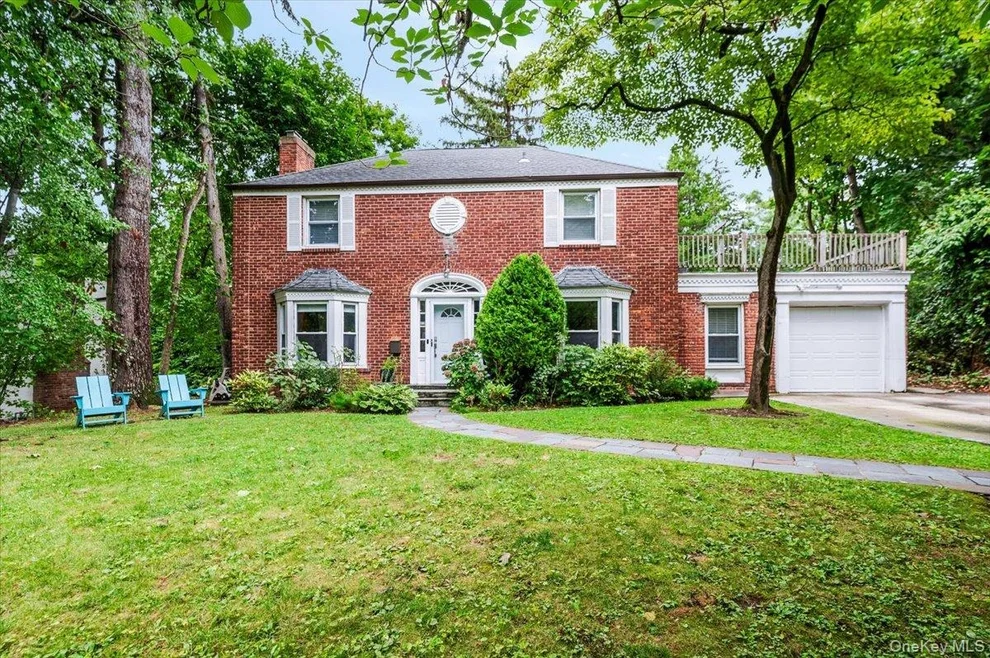 Unit for sale at 113 Old Mill Road, North Hempstead, NY 11023