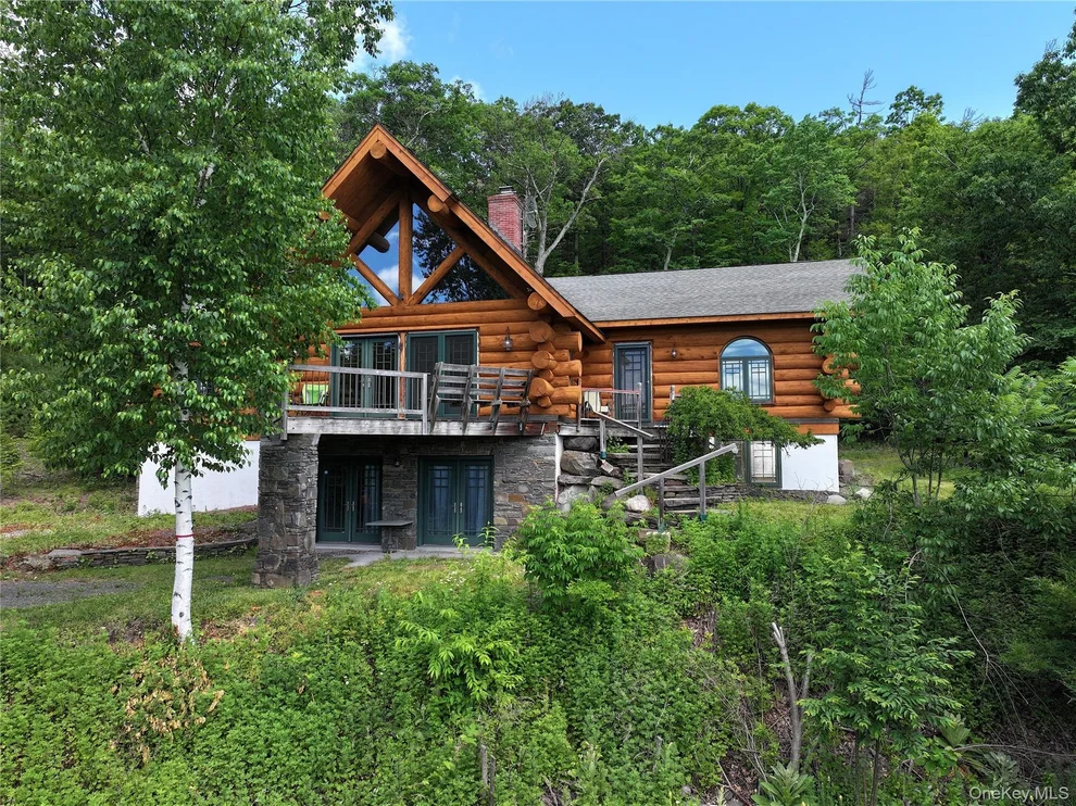 Unit for sale at 24 Tanis Hollow Road, Woodstock, NY 12498