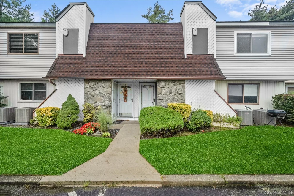 Unit for sale at 10 Point Circle S, Brookhaven, NY 11727