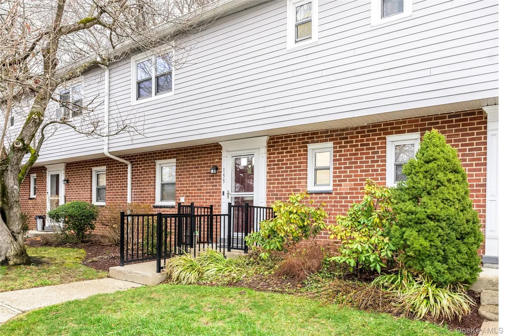 Unit for sale at 155 Charter Circle, Ossining, NY 10562