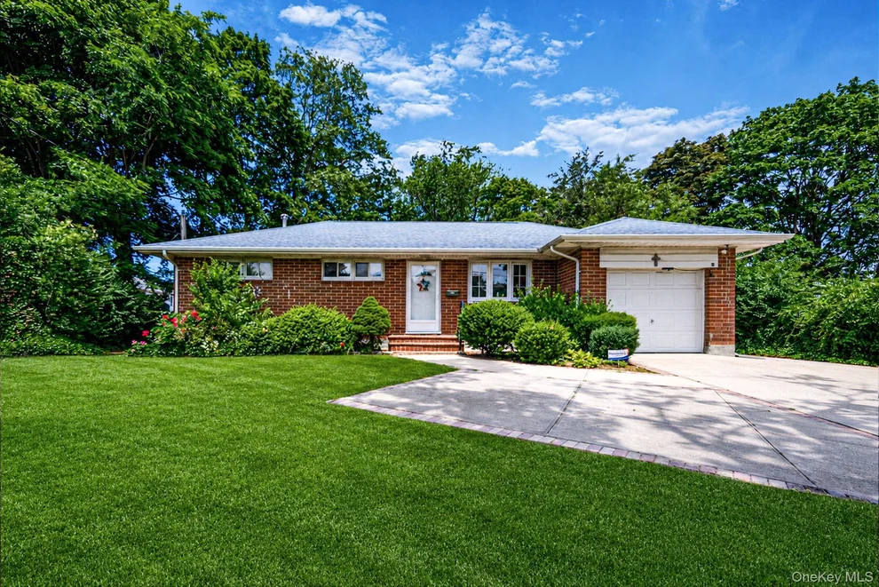 Unit for sale at 9 Standish Road, Islip, NY 11717