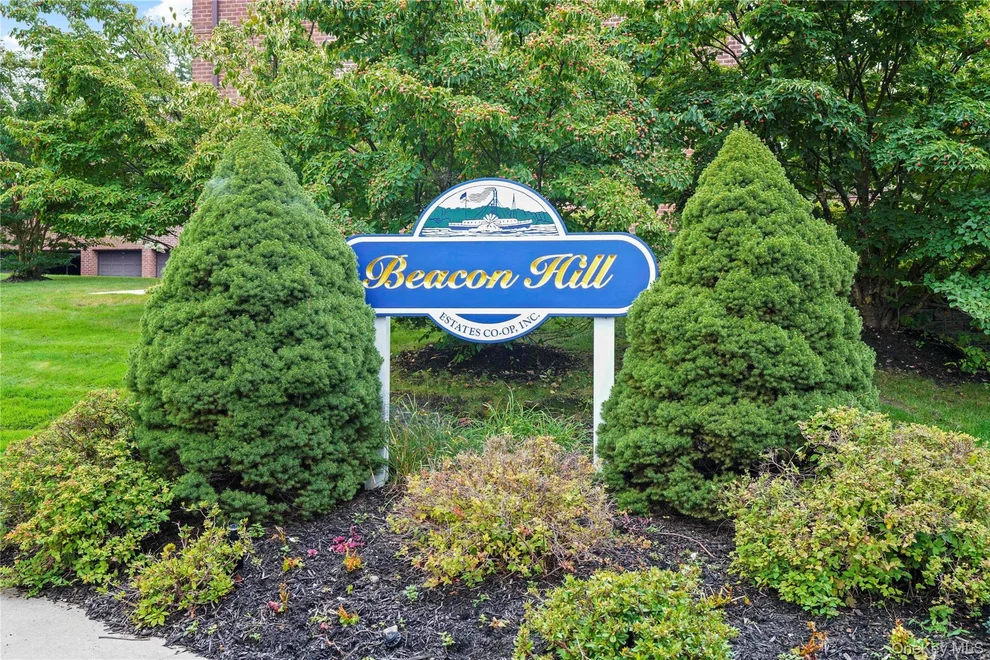 Unit for sale at 113 Beacon Hill Dr, Greenburgh, NY 10522