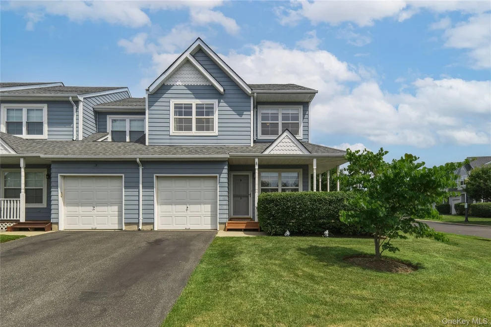 Unit for sale at 9 Shady Lane, Islip, NY 11722