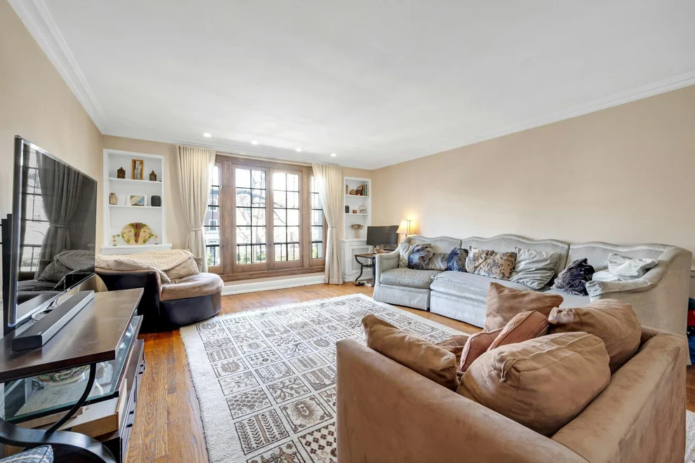 Unit for sale at 4 Brooklands, Yonkers, NY 10708