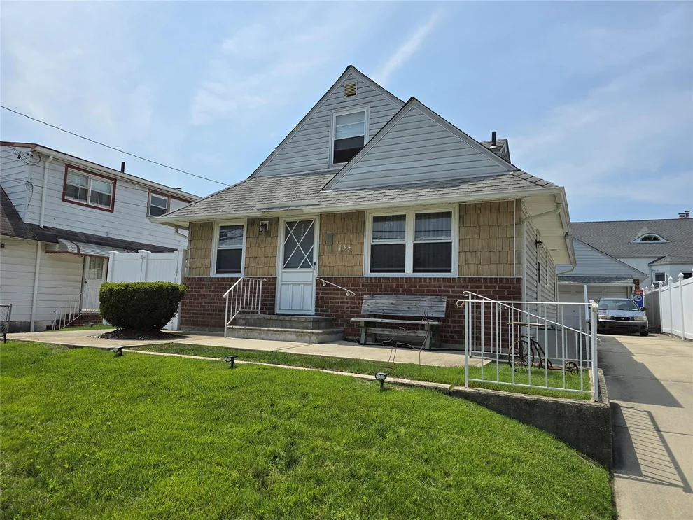 Unit for sale at 734 Dauntless Parkway, Hempstead, NY 11003