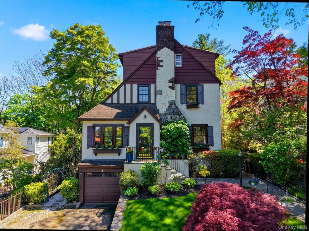 Unit for sale at 3 Johnson Place, Greenburgh, NY 10502