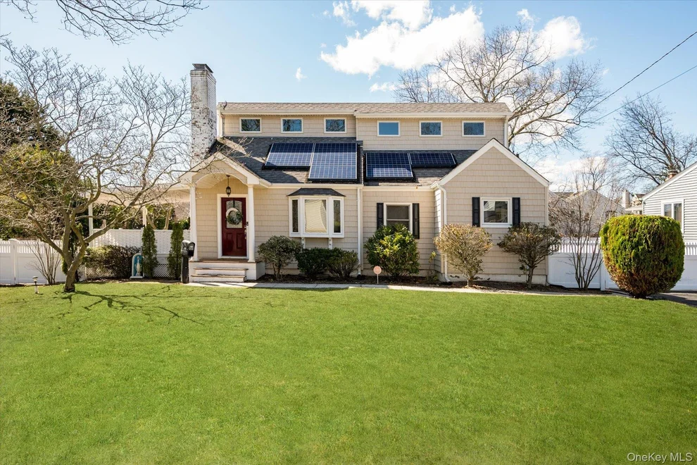 Unit for sale at 165 Little Whaleneck Road, Hempstead, NY 11566