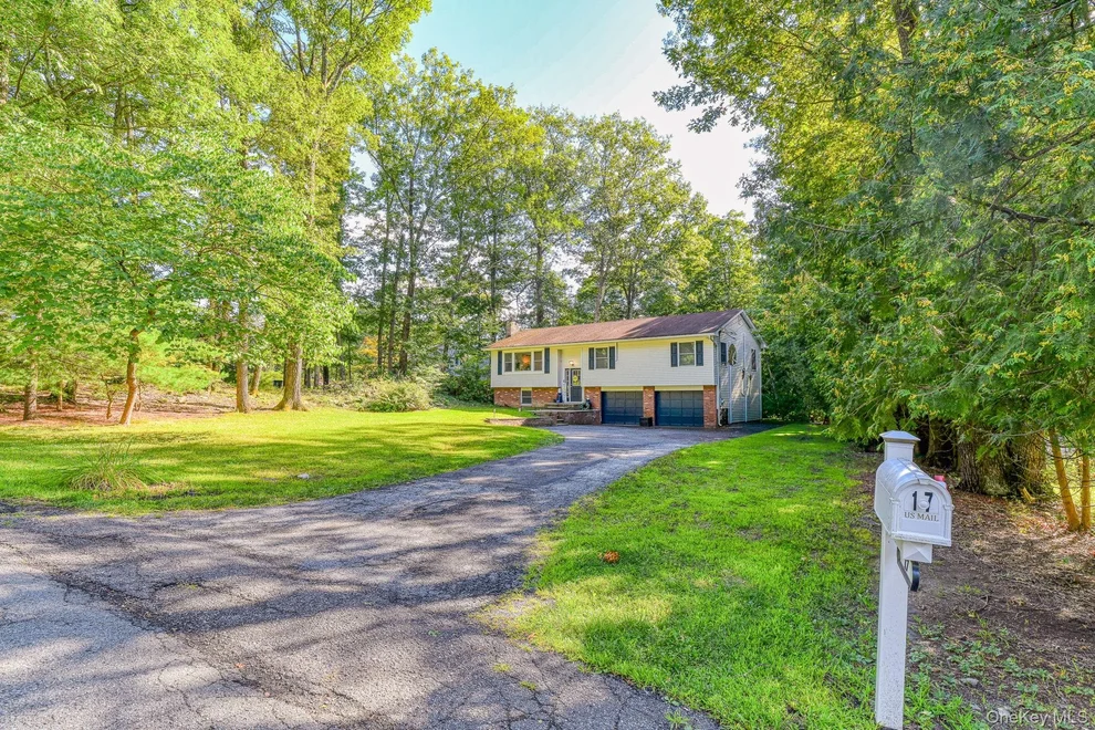 Unit for sale at 17 Pine Court, Wallkill, NY 10941