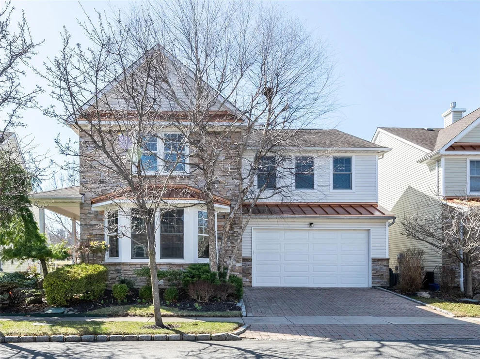 Unit for sale at 55 W Overlook, North Hempstead, NY 11050
