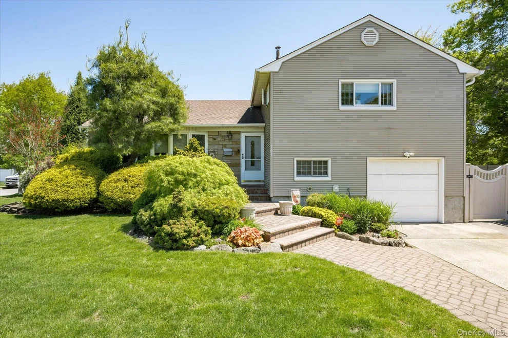 Unit for sale at 761 Cynthia Drive, Hempstead, NY 11554