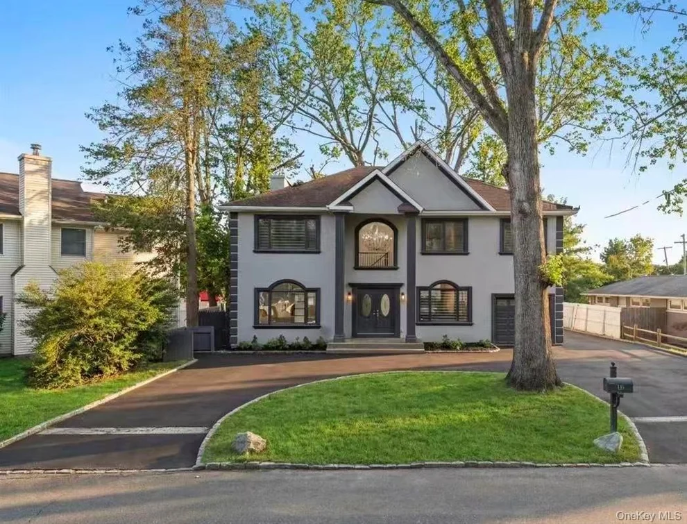Unit for sale at 18 Wellington Road, North Hempstead, NY 11548