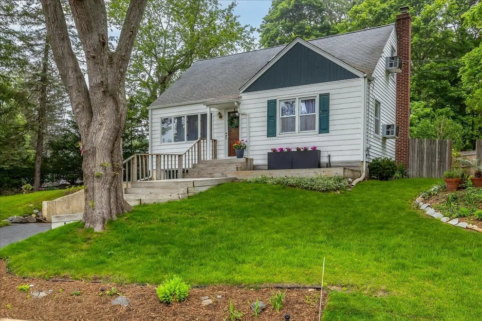 Unit for sale at 3 Waywood Place, Huntington, NY 11746