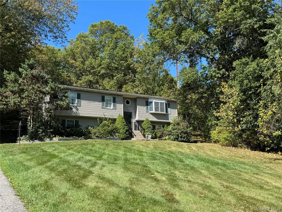 Unit for sale at 527 Toleman Road, New Windsor, NY 12575
