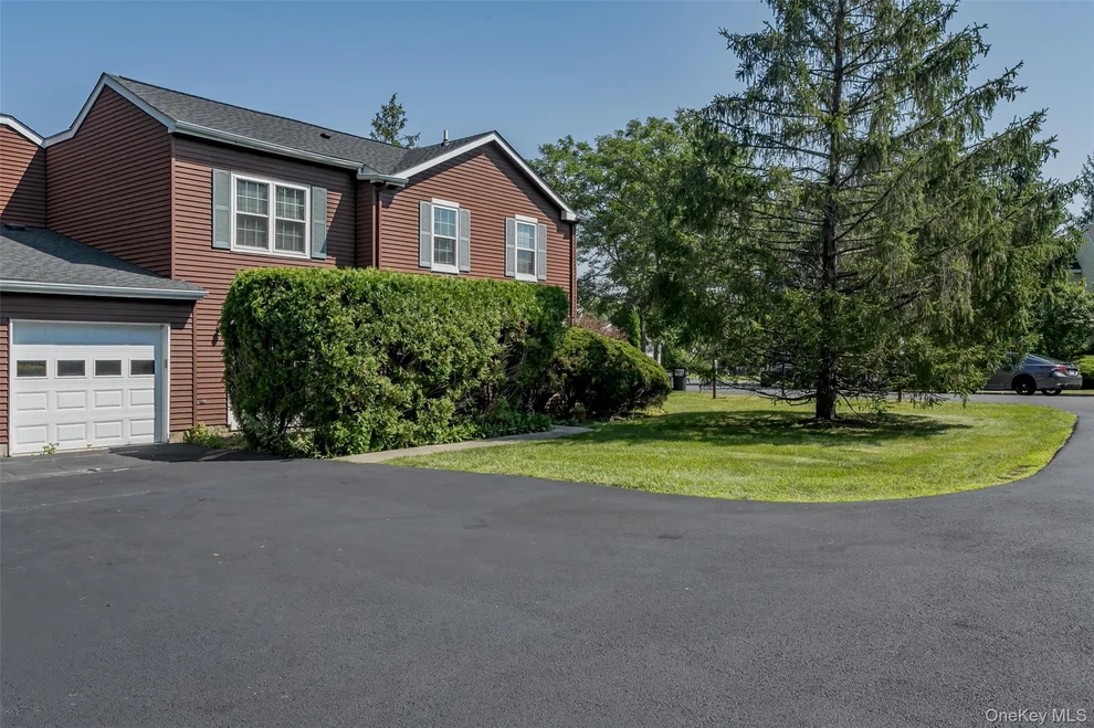Unit for sale at 37 Candlestick Court, Warwick (Town), NY 10990