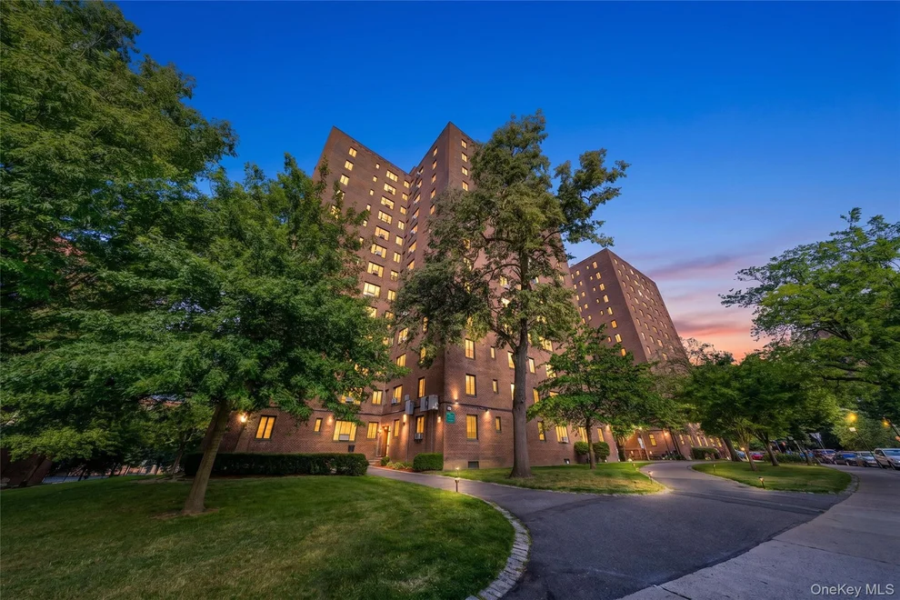 Unit for sale at 14 Metropolitan Oval, New York, NY 10462