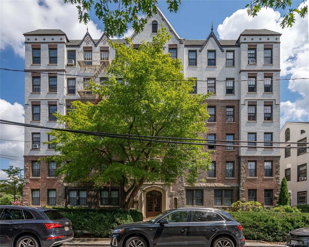 100 Parkway Road