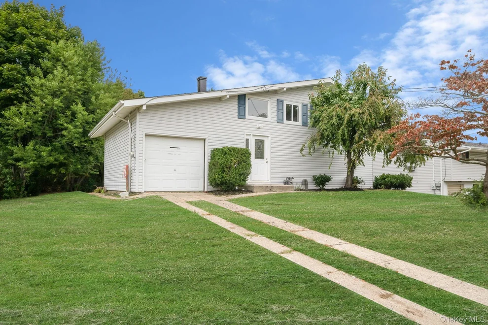 Unit for sale at 40 Gettysburg Drive, Brookhaven, NY 11741