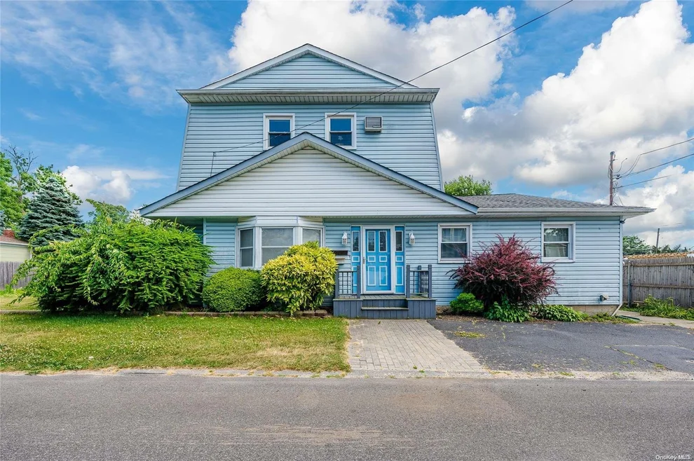 Unit for sale at 7 Gary Street, Babylon, NY 11757