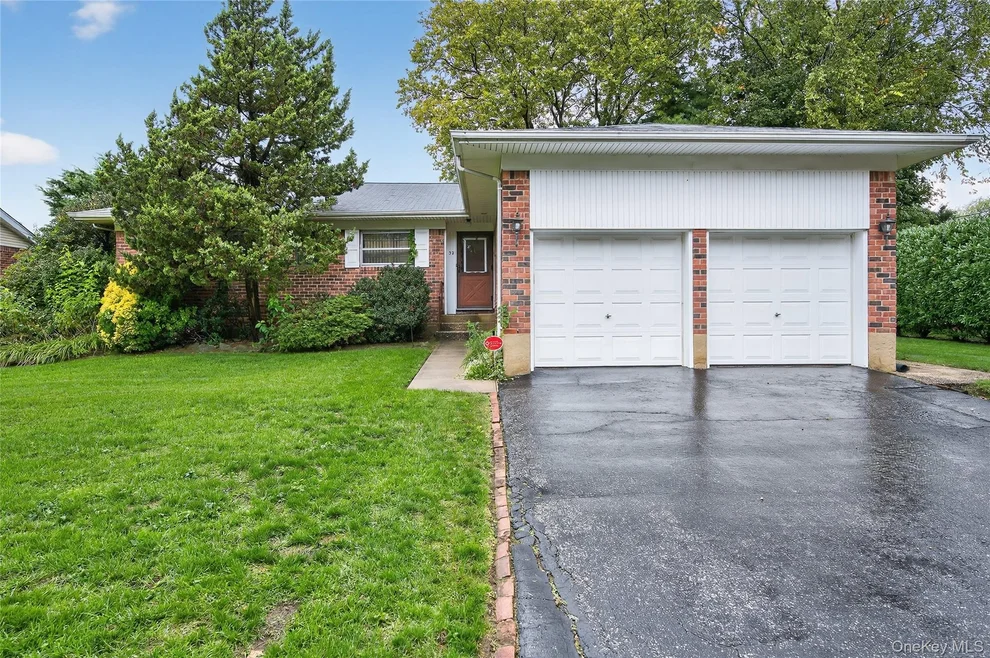 Unit for sale at 32 Rockland Drive, Oyster Bay, NY 11753