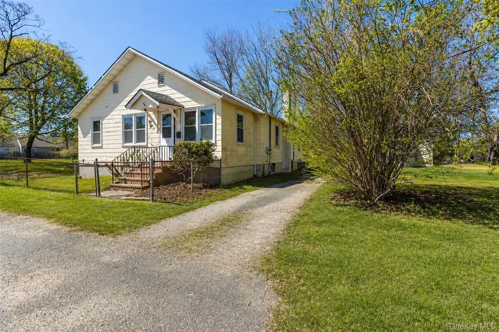 Unit for sale at 135 Corwin Street, Southold, NY 11944