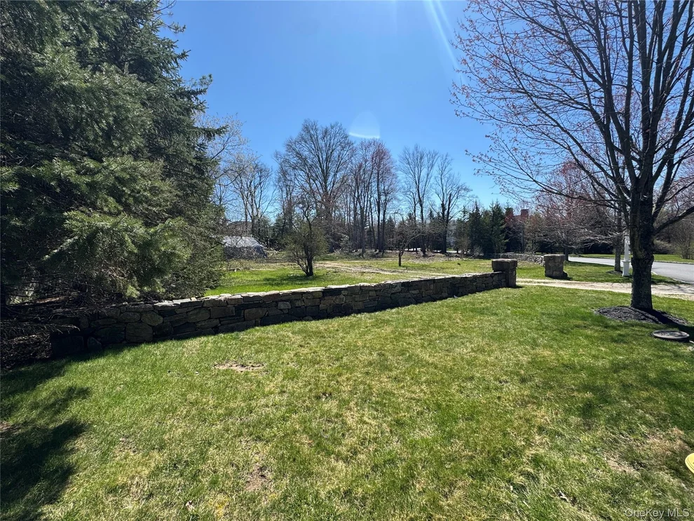Unit for sale at 5A Stone Bridge Road, Harrison, NY 10577
