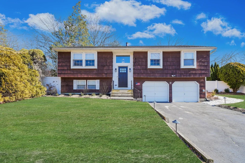 Unit for sale at 9 Sandy Hollow Lane, Brookhaven, NY 11961