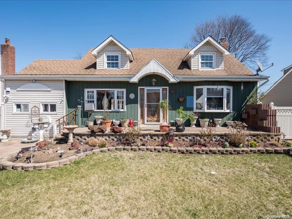 Unit for sale at 263 Peters Avenue, Hempstead, NY 11554