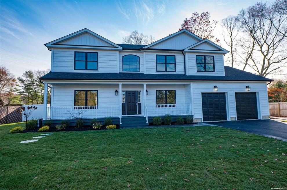 Unit for sale at 10 Barnsley Lane, Islip, NY 11782