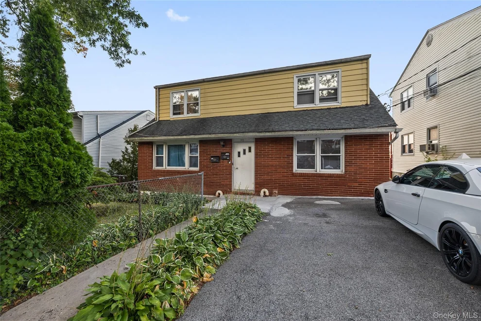 Unit for sale at 372 Sommerville Place, Yonkers, NY 10703