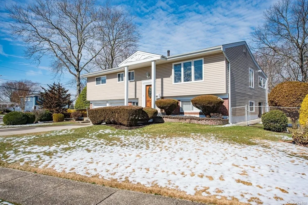 Unit for sale at 367 W 18th Street, Babylon, NY 11729