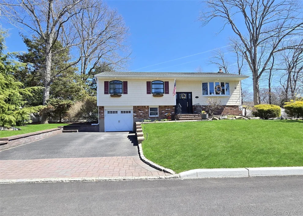 Unit for sale at 153 Jackson Avenue S, Smithtown, NY 11780