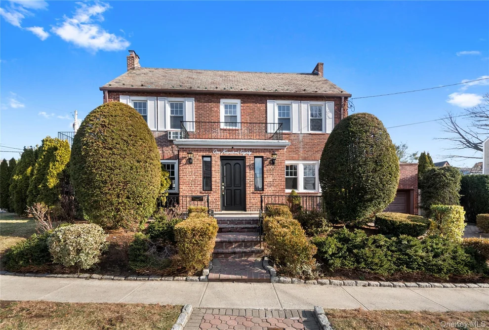 Unit for sale at 180 Kneeland Avenue, Yonkers, NY 10705