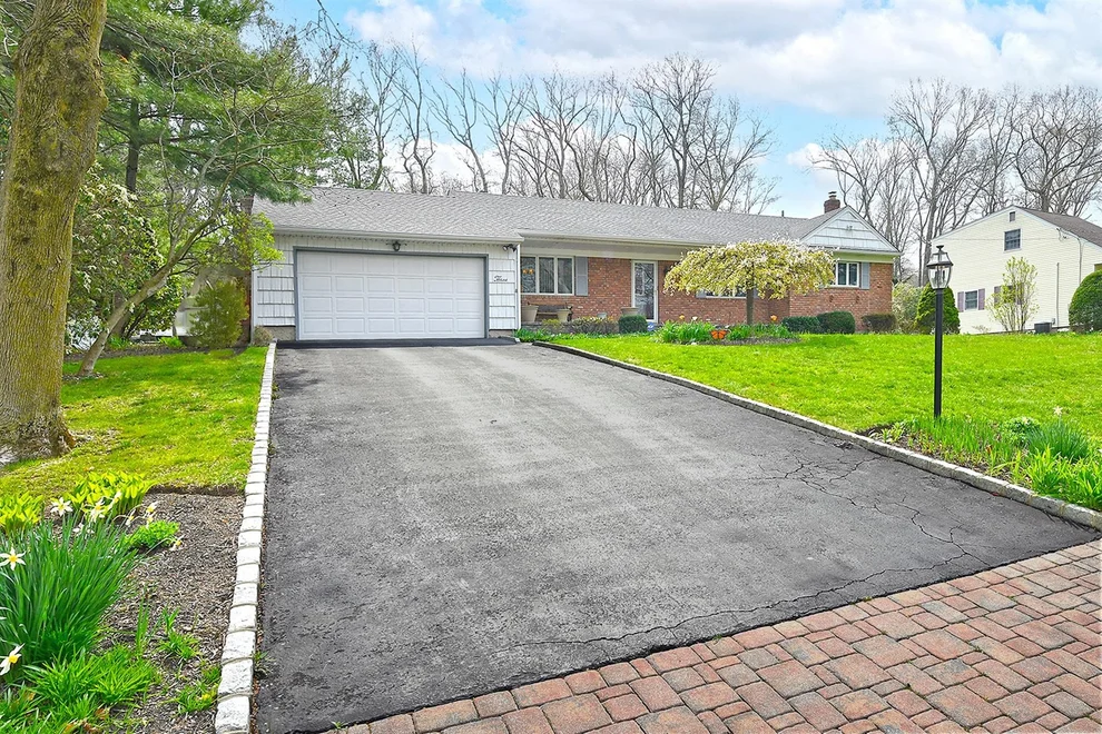 Unit for sale at 3 Duke Place, Huntington, NY 11746