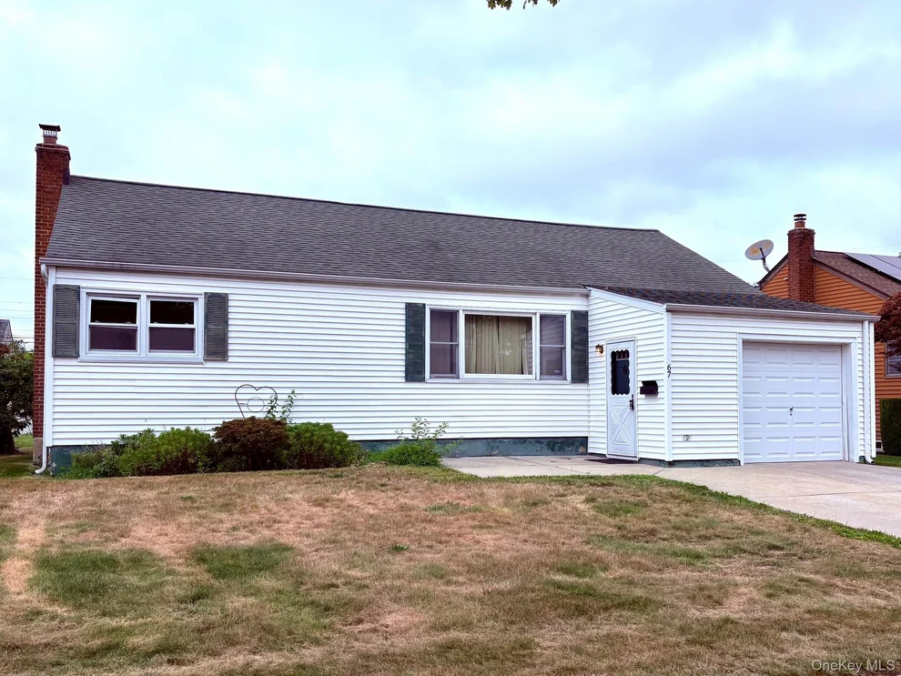 Unit for sale at 67 Maple Drive, Babylon, NY 11757