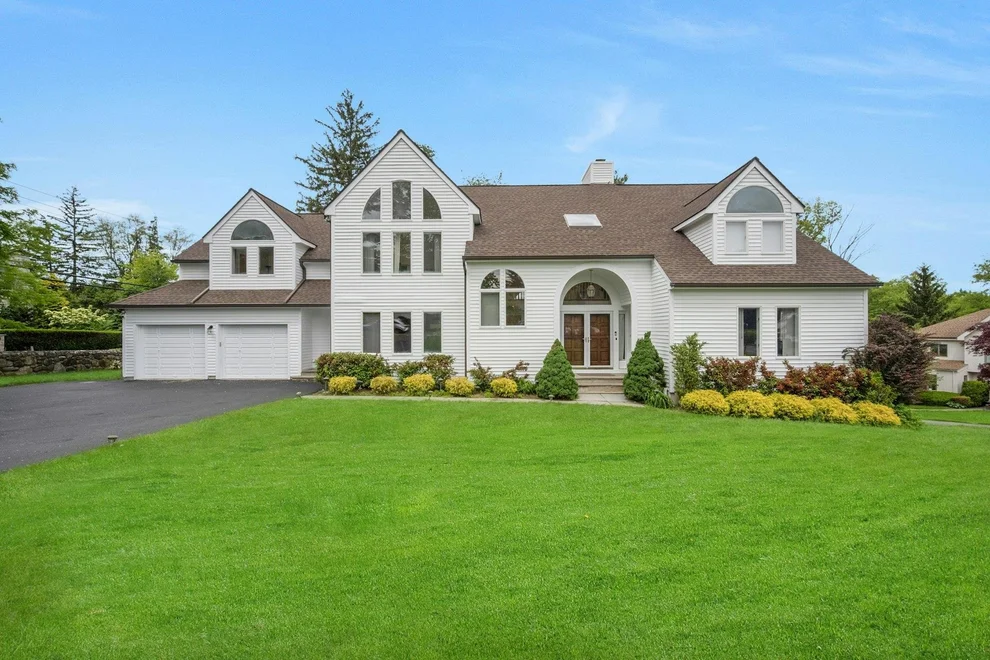 Unit for sale at 1 Candlewood Court, Scarsdale, NY 10583