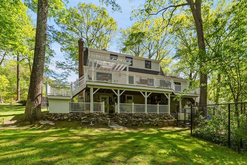 Unit for sale at 7 Laurie Lane, Lewisboro, NY 10590