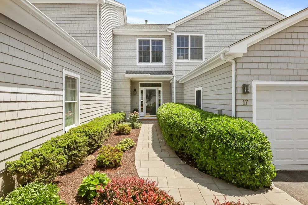 Unit for sale at 17 Country Club Lane, Mount Pleasant, NY 10570