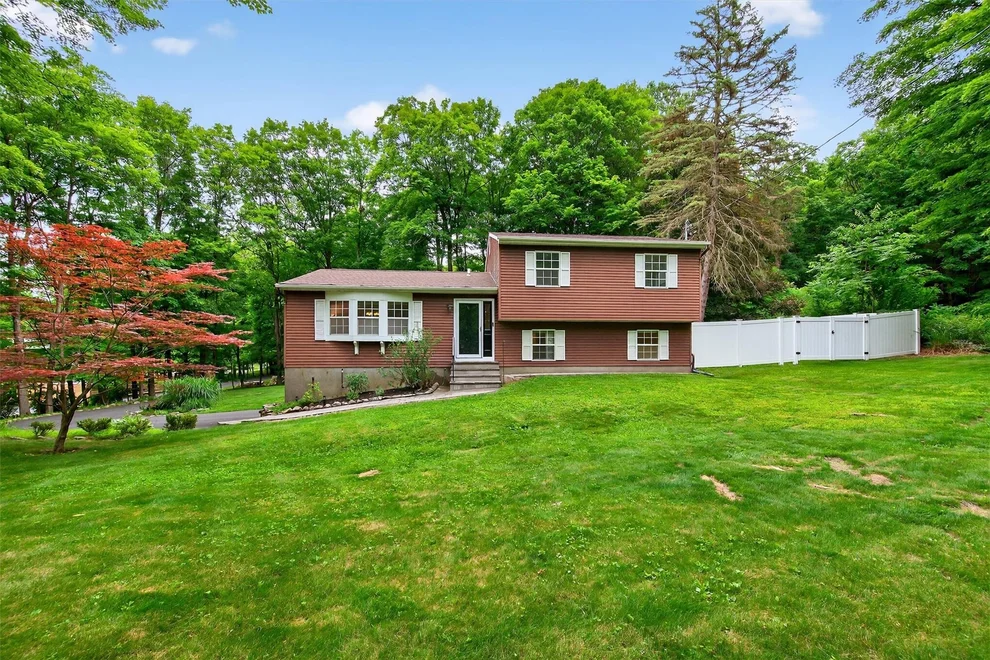 Unit for sale at 9 Mine Hill Road, Cornwall, NY 12518