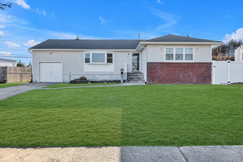 Unit for sale at 351 Venetian Boulevard, Babylon, NY 11757