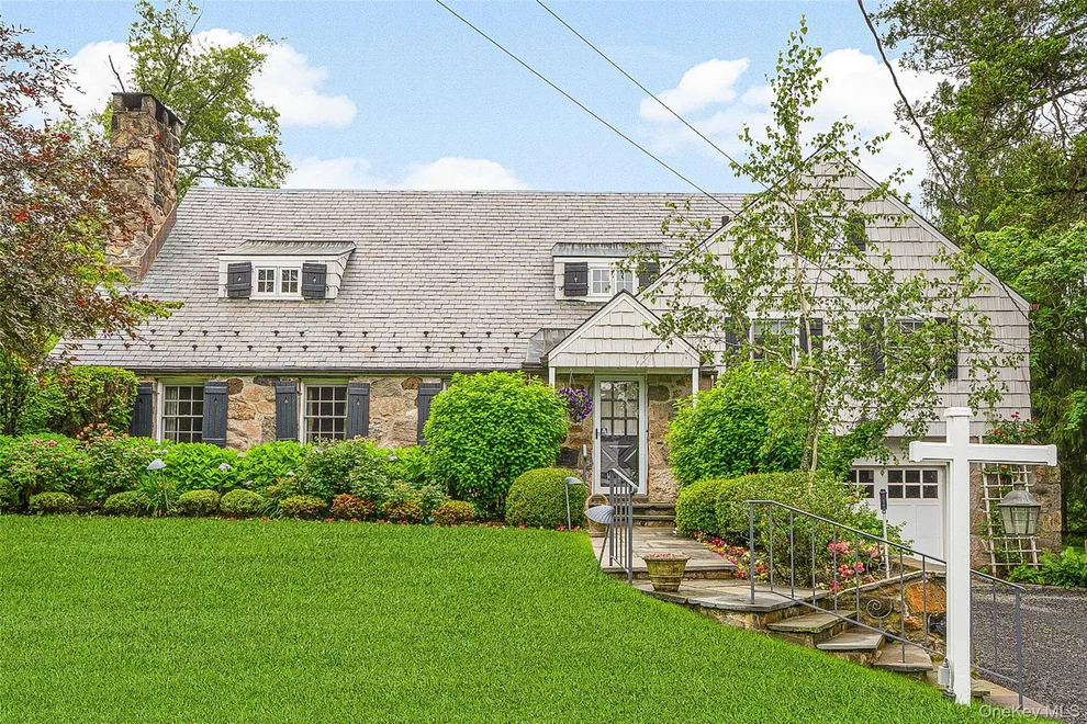 Unit for sale at 26 Bradford Road, Scarsdale, NY 10583