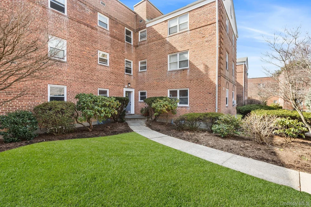 Unit for sale at 320 S Broadway, Greenburgh, NY 10591