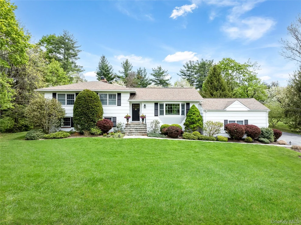 Unit for sale at 8 Evergreen Row, North Castle, NY 10504