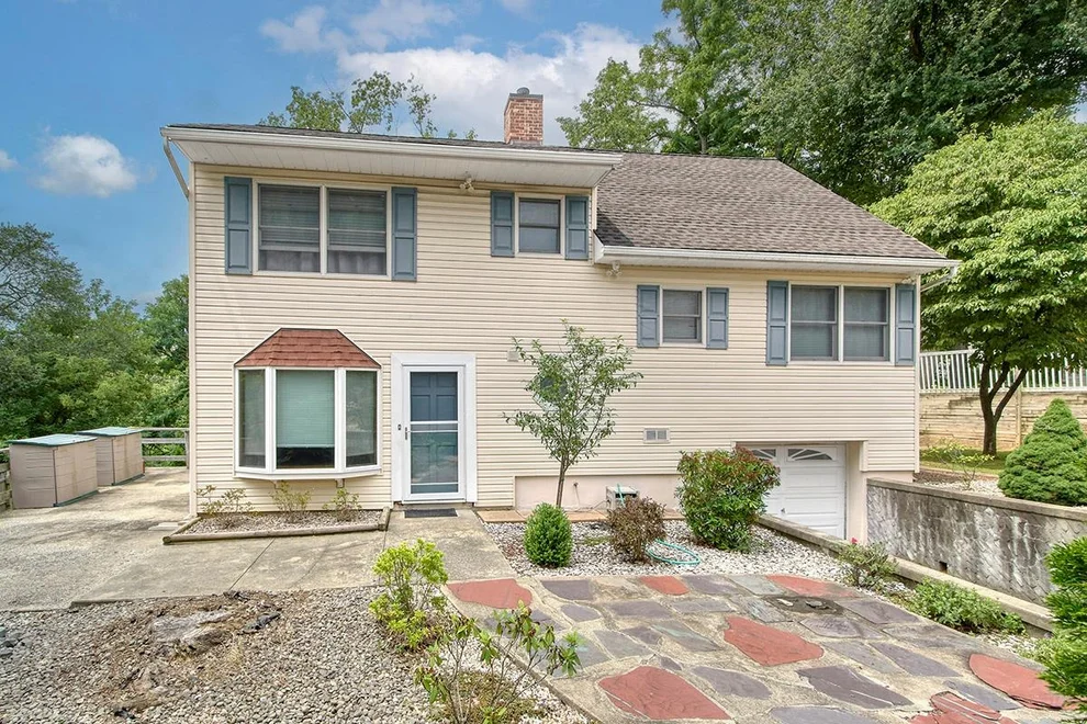 Unit for sale at 1 Parkview Avenue E, Harrison, NY 10604