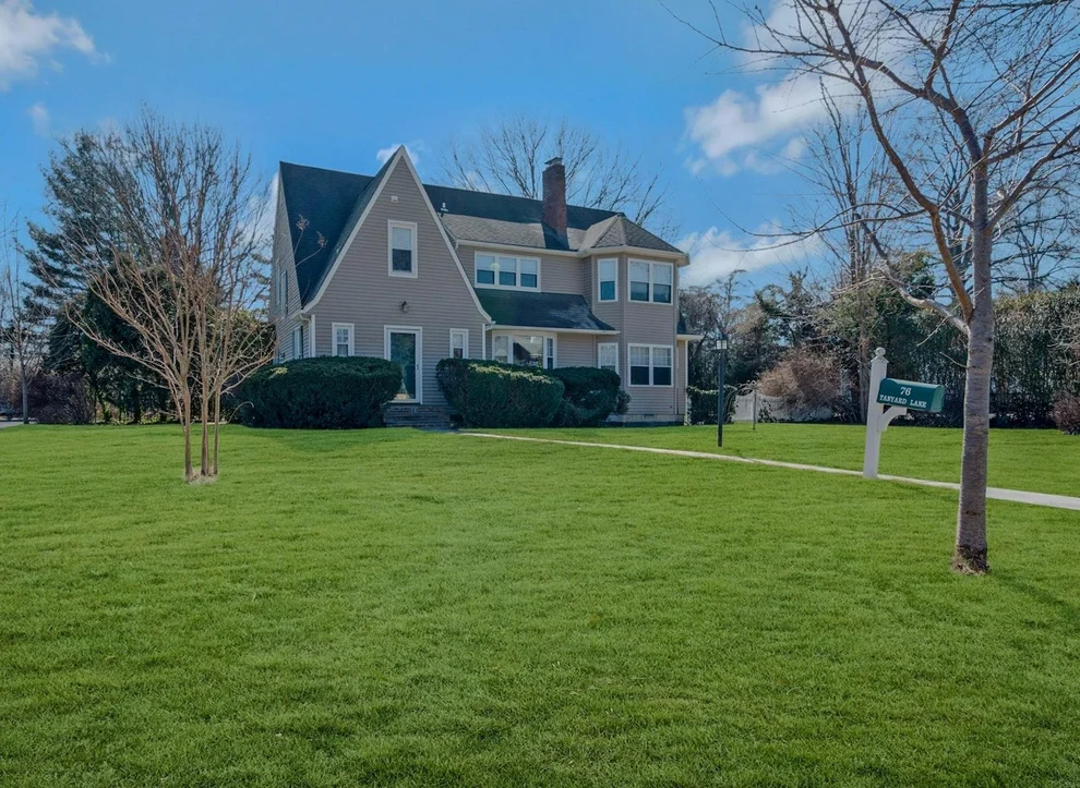 Unit for sale at 76 Tanyard Lane, Huntington, NY 11743