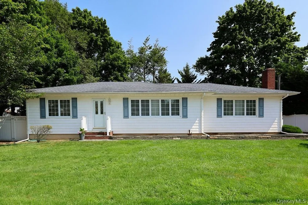 Unit for sale at 305 Nielson Street, Huntington, NY 11746
