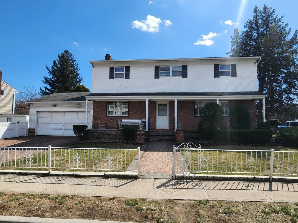 Unit for sale at 760 E Carl Avenue, Hempstead, NY 11510