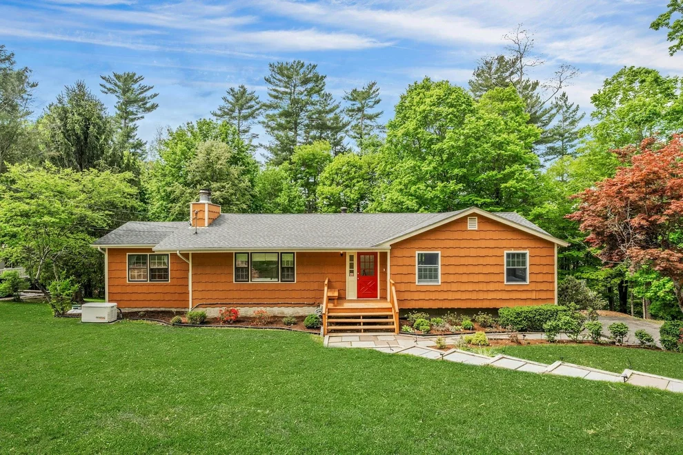 Unit for sale at 14 Howe Street, Lewisboro, NY 10590